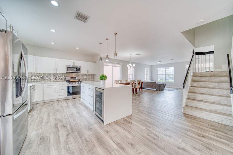 4 bedroom SingleFamilyResidence at 15261 SW 108th Ter, Jasmine At The Hammocks 1, Miami — photo 3