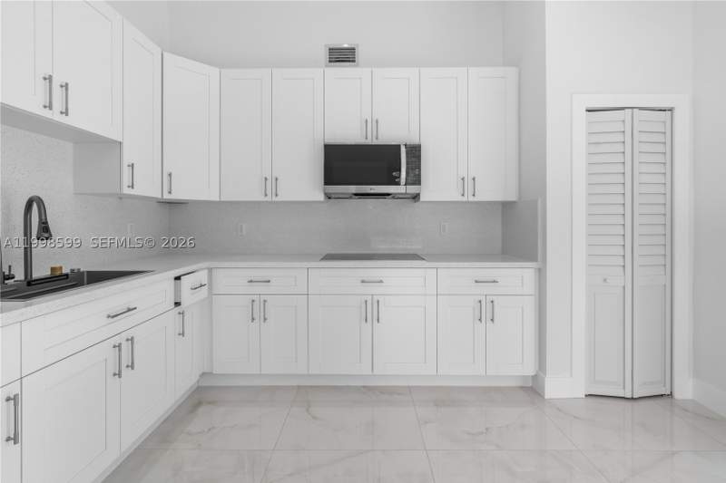 4 bedroom SingleFamilyResidence at 16345 SW 303rd St, Pine Needles Homes, Homestead — photo 4