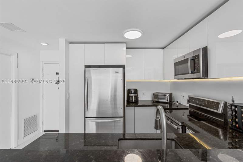 2 bedroom Condominium at 6545 Indian Creek Dr 306, Clinton Condo, Miami Beach — photo 4