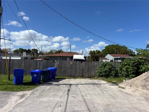 3180 SW 26th St, Miami FL - photo 10 of 11
