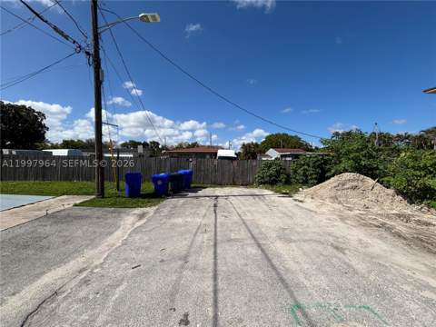 3180 SW 26th St, Miami FL - photo 11 of 11