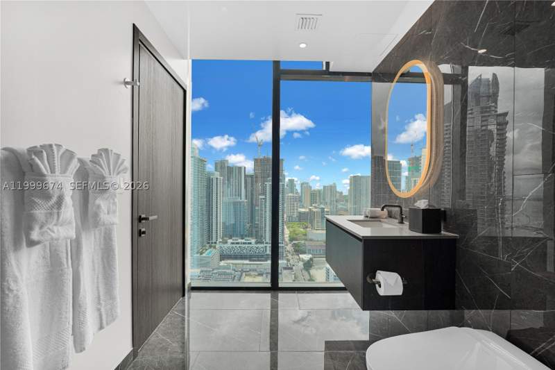 2 bedroom Condominium at 20 NE 11th St 3110, Miami North, Miami — photo 2