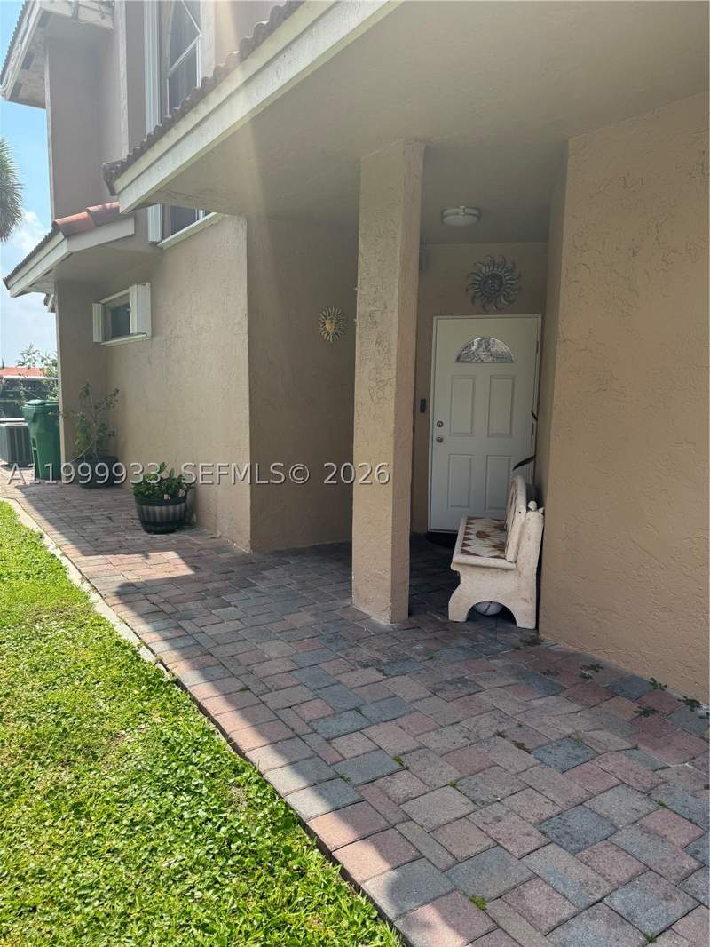 3 bedroom Townhouse at 8270 NW 191st Ln 13L, Seville Place Condo, Hialeah — photo 2