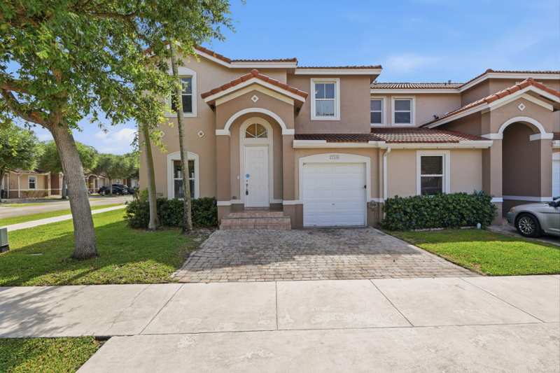 4 bedroom Townhouse at 27598 SW 138th Avenue, Riverside At Bisc Natl Pk, Homestead — photo 1