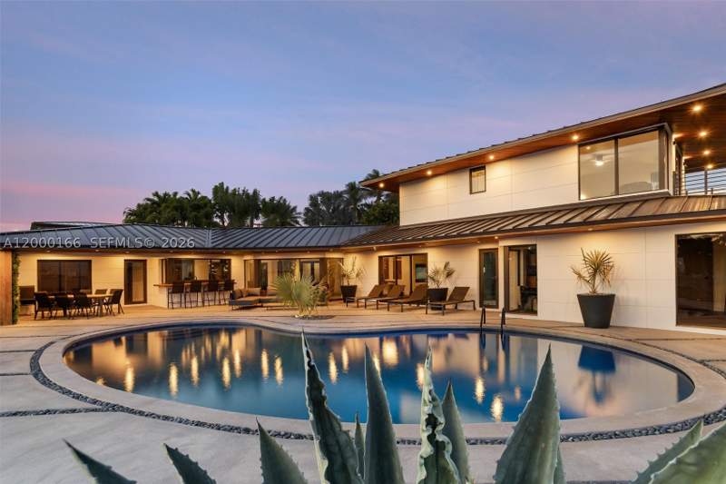 5 bedroom SingleFamilyResidence at 1982 NE 119th Rd, Sans Souci Estates, North Miami — photo 2