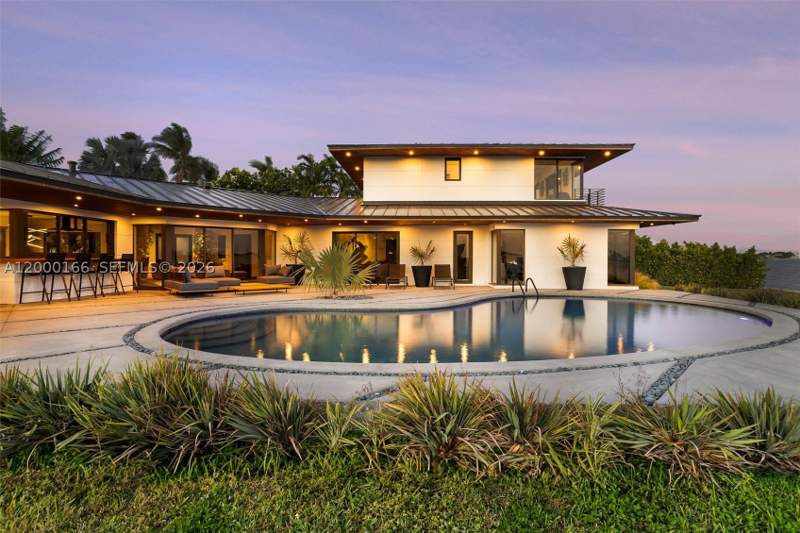 5 bedroom SingleFamilyResidence at 1982 NE 119th Rd, Sans Souci Estates, North Miami — photo 4