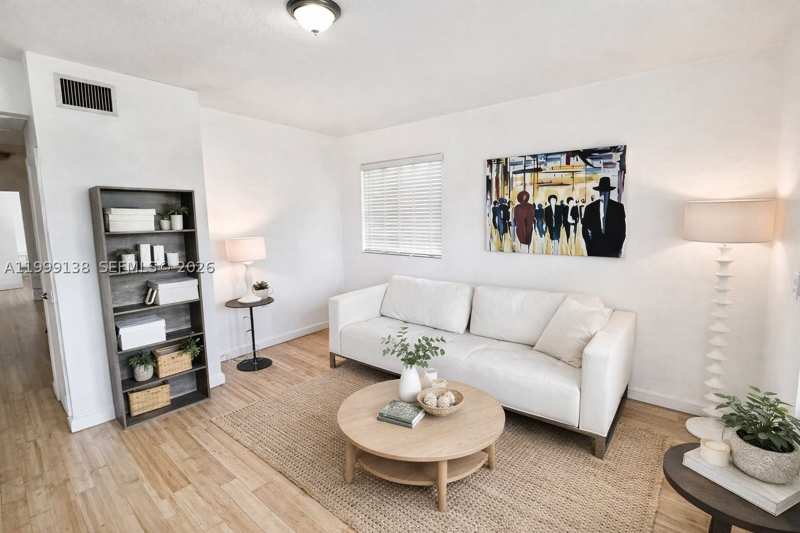 1 bedroom Condominium at 3915 N Meridian Ave 101, The Waterclub Condo, Miami Beach — photo 1