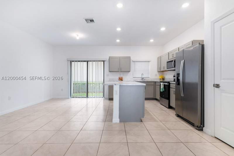 3 bedroom Townhouse at 1170 SW 7th Ct, Regal Palm Subdivision, Florida City — photo 4