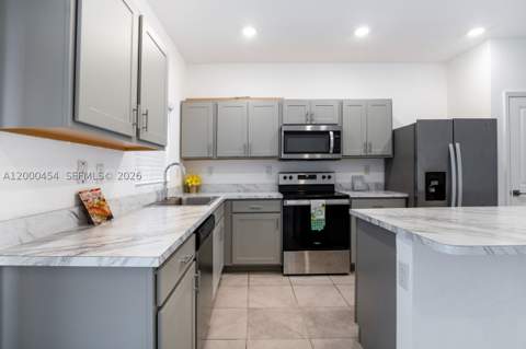 1170 SW 7th Ct, Florida City FL - photo 9 of 36