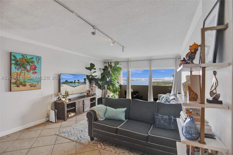 2 bedroom Condominium at 300 Bayview Dr Ph10, Arlen House Condo, Sunny Isles Beach — photo 2