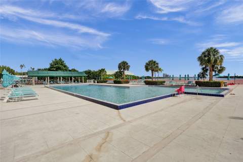 300 Bayview Dr Ph10, Sunny Isles Beach FL - photo 23 of 26