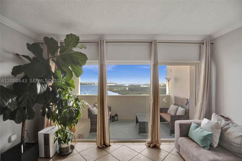 2 bedroom Condominium at 300 Bayview Dr Ph10, Arlen House Condo, Sunny Isles Beach — photo 4