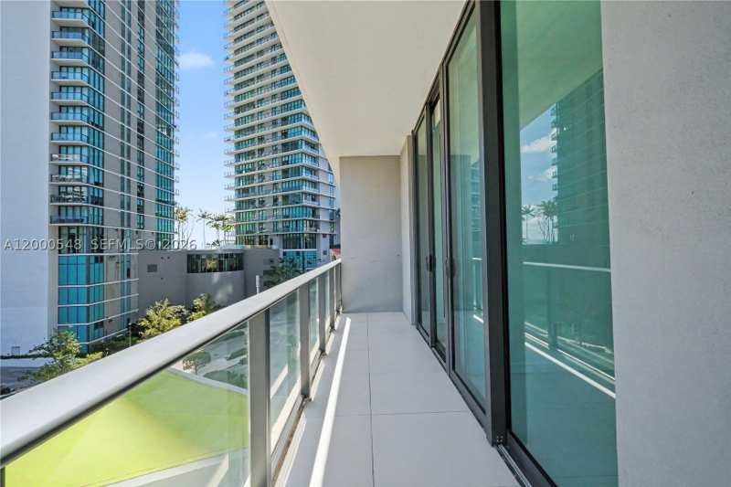 1 bedroom Condominium at 501 NE 31st St 302, Paraiso Bayviews Condo, Miami — photo 1