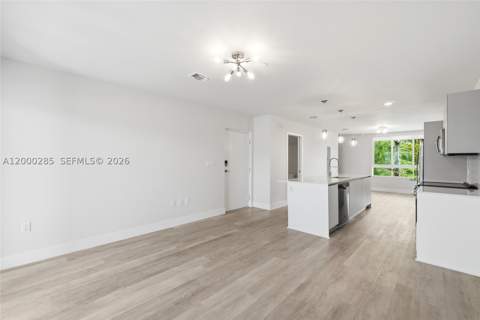 2505 NE 193rd St 4215, Miami FL - photo 11 of 40