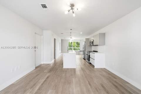 2505 NE 193rd St 4215, Miami FL - photo 12 of 40