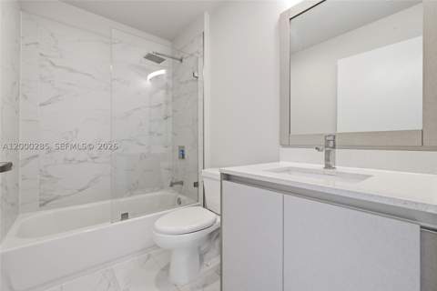 2505 NE 193rd St 4215, Miami FL - photo 18 of 40