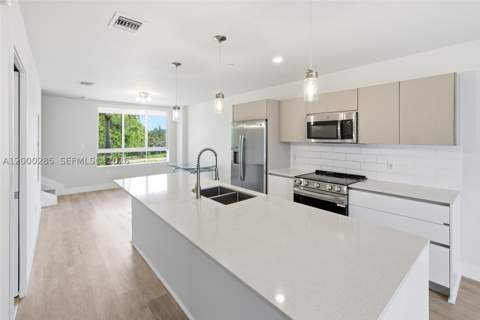 2505 NE 193rd St 4215, Miami FL - photo 8 of 40
