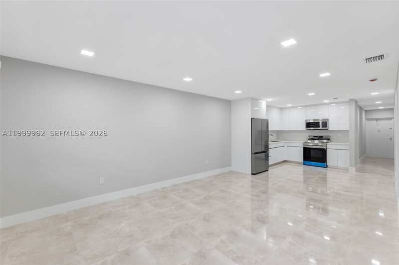 3 bedroom Condominium at 15685 SW 82nd Cir Ln 28, View West Condo Ph I, Miami — photo 1