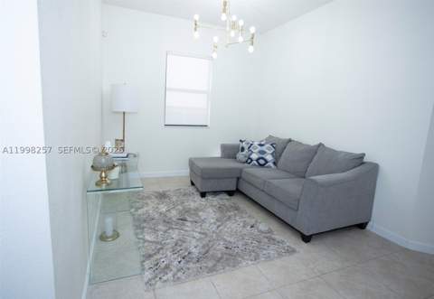 470 SE 34th Ter, Homestead FL - photo 10 of 25