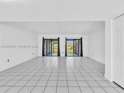 19174 Bobolink Dr, Hialeah FL - photo 7 of 35