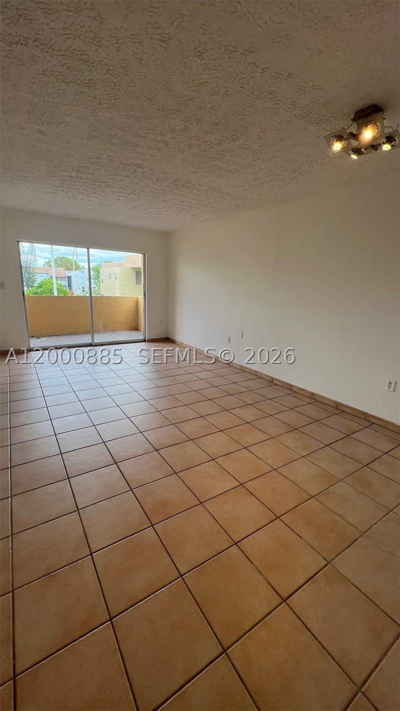 2 bedroom Condominium at 6070 W 18th Ave 323, Palmetto Springs Condo Vi, Hialeah — photo 2