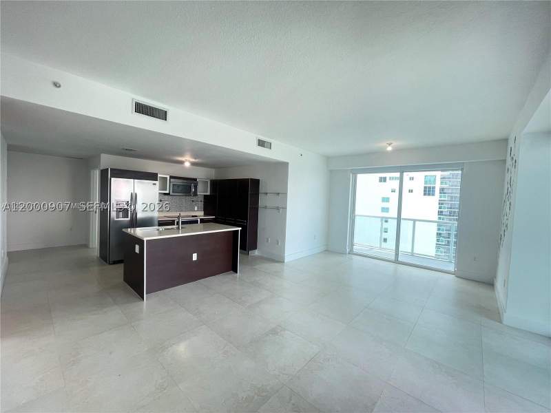 2 bedroom Condominium at 1900 N Bayshore Dr 3311, Quantum On The Bay Condo, Miami — photo 2