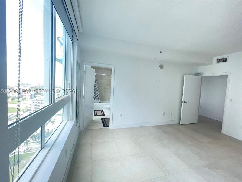 2 bedroom Condominium at 1900 N Bayshore Dr 3311, Quantum On The Bay Condo, Miami — photo 3