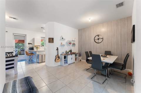1061 NW 208th Ter, Miami Gardens FL - photo 15 of 20