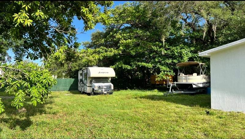 2 bedroom SingleFamilyResidence at 15206 NE 8th Ave, Gambach Subdivision, Miami — photo 5