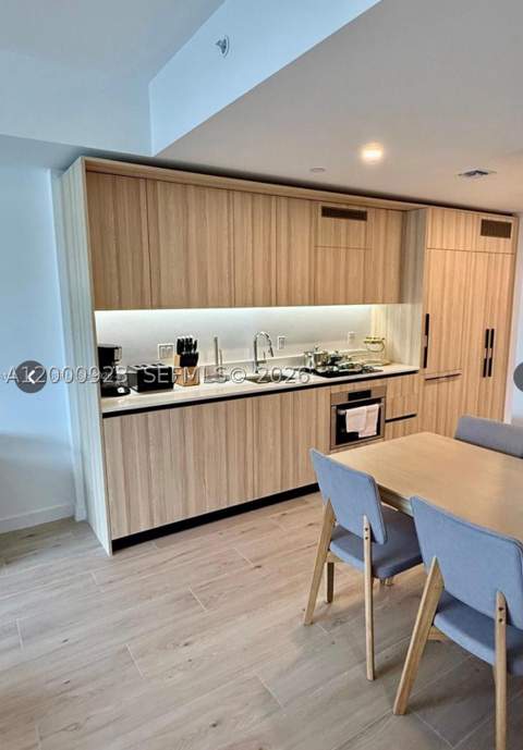 225 N Miami Ave 212, Miami FL - photo 12 of 33