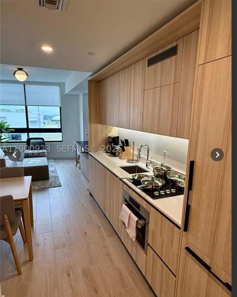 225 N Miami Ave 212, Miami FL - photo 13 of 33