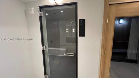 225 N Miami Ave 212, Miami FL - photo 15 of 33