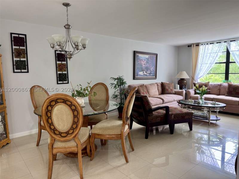 2 bedroom Condominium at 10850 N Kendall Dr 414, Kendall Gate Condo, Miami — photo 2