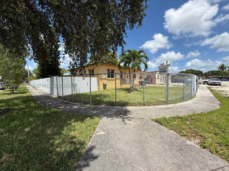 3 bedroom SingleFamilyResidence at 3700 W 6th Ln, Bonmill Sub, Hialeah — photo 3