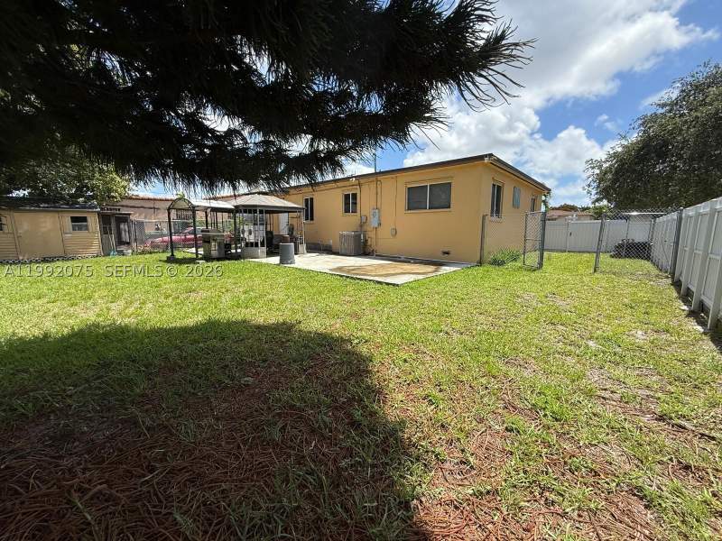 3 bedroom SingleFamilyResidence at 3700 W 6th Ln, Bonmill Sub, Hialeah — photo 5