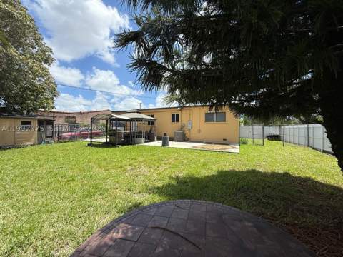 3700 W 6th Ln, Hialeah FL - photo 6 of 7