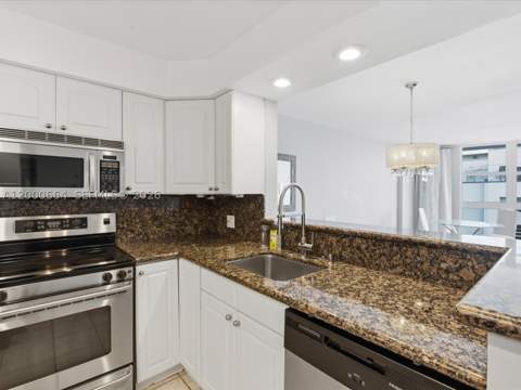 1228 West Ave 1506, Miami Beach FL - photo 7 of 30