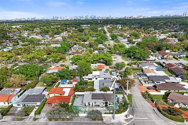 3 bedroom SingleFamilyResidence at 1991 SW 62nd Ave, Tamiami Acres Plan 1, West Miami — photo 5