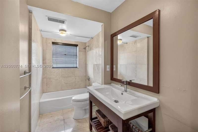 1 bedroom Condominium at 1519 Drexel Ave 201 + Den, Drexel 15 Condo, Miami Beach — photo 3