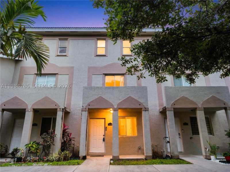 3 bedroom Condominium at 14286 NW 17th Ave, Lake Vue Villas Condo, Opa Locka — photo 1