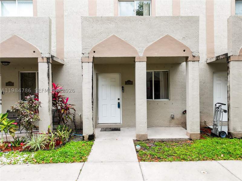 3 bedroom Condominium at 14286 NW 17th Ave, Lake Vue Villas Condo, Opa Locka — photo 2