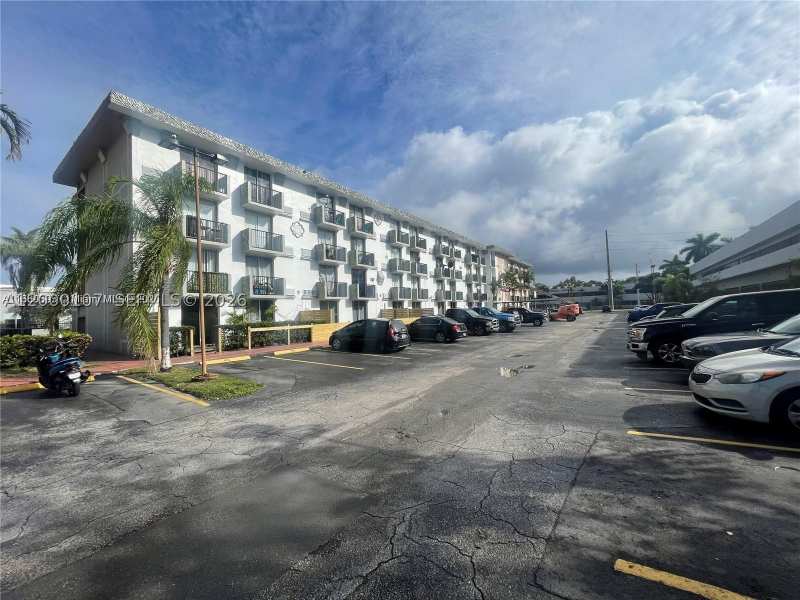 2 bedroom Condominium at 16450 NW 2nd Ave 109, Golden Gate Apartments Co, Miami — photo 1
