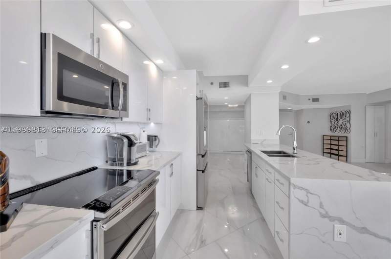 2 bedroom Condominium at 16425 Collins Ave 1612, Oceania I Condo, Sunny Isles Beach — photo 3