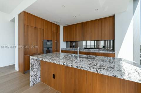 175 SE 25 Rd 501, Miami FL - photo 17 of 68