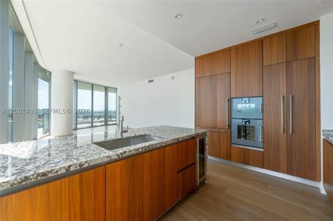 175 SE 25 Rd 501, Miami FL - photo 18 of 68