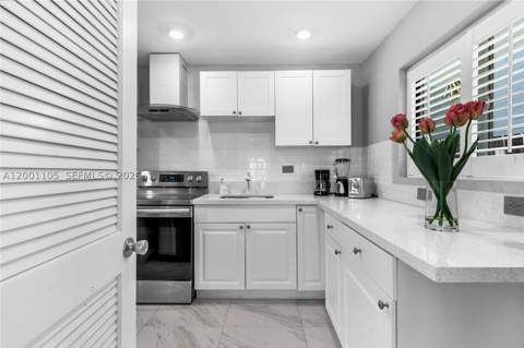 8101 Harding Ave, Miami Beach FL - photo 8 of 34