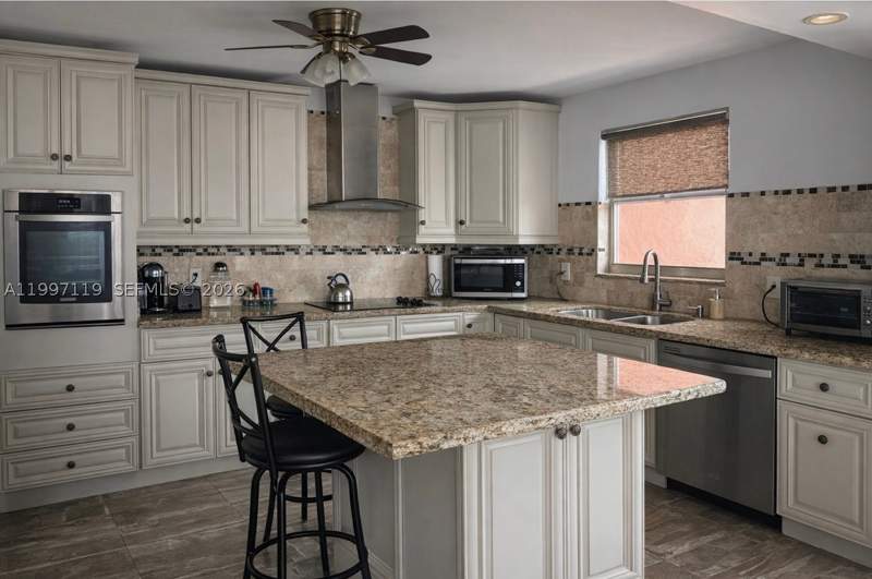 2 bedroom Condominium at 1351 NE Miami Gardens Dr 926E, Buckley Towers Condo - Ea, Miami — photo 2