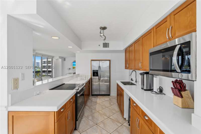 2 bedroom Condominium at 3600 Mystic Pointe Dr 513, Mystic Pointe Condo No On, Aventura — photo 1