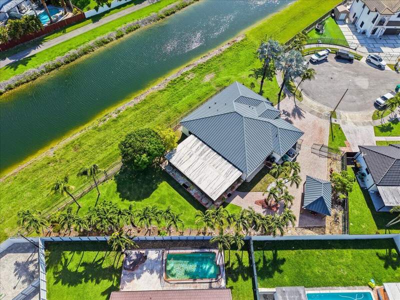 4 bedroom SingleFamilyResidence at 20300 SW 129th Place, Black Creek Homes, Miami — photo 5