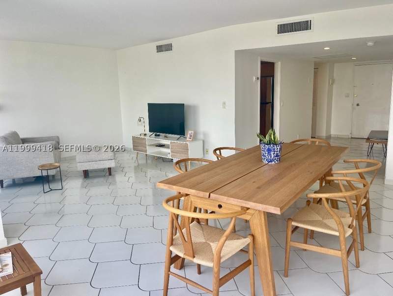1 bedroom Condominium at 900 Bay Dr 311, King Cole Condo, Miami Beach — photo 4